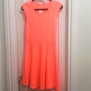 🧡Neon Coral Sleeveless 👗